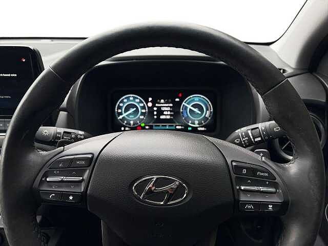 Hyundai KONA 1.6 GDi Hybrid Ultimate 5dr DCT Black