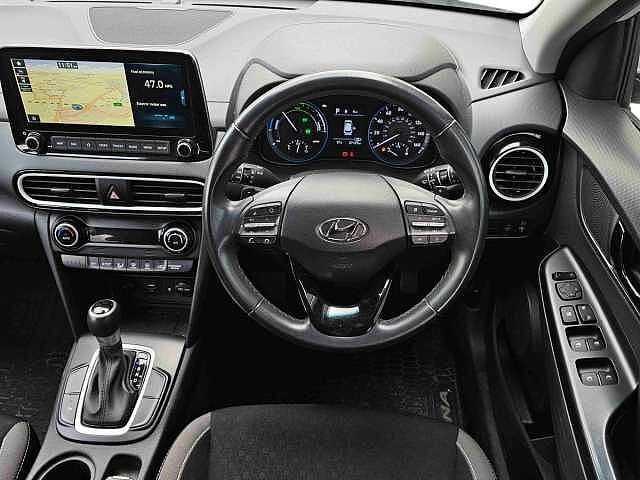 Hyundai KONA 1.6 GDi Hybrid Premium 5dr DCT White