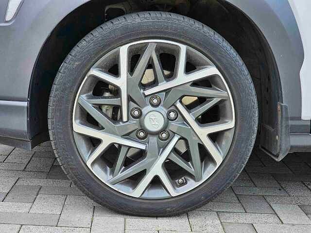 Hyundai KONA 1.6 GDi Hybrid Premium 5dr DCT White