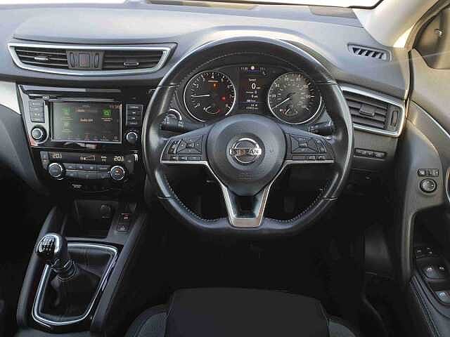 Nissan Qashqai 1.3 DiG-T N-Connecta 5dr