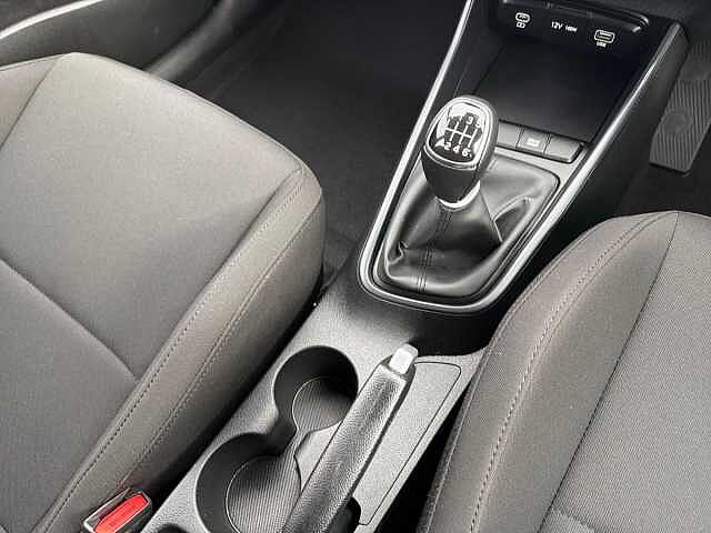 Hyundai BAYON 1.0 T-Gdi Advance Suv 5Dr Petrol Manual Euro 6 (S/S) (100 Ps) Phantom Black