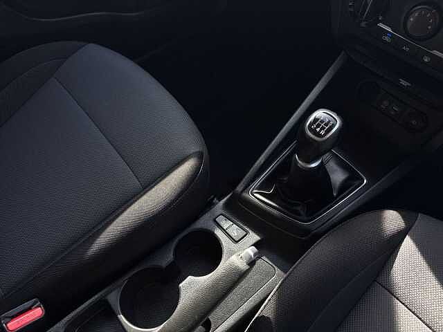 Hyundai I20 1.2 Se Hatchback 5Dr Petrol Manual Euro 6 (84 Ps) White