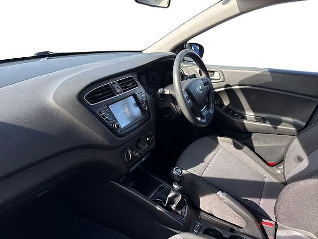 Hyundai I20 1.2 Se Hatchback 5Dr Petrol Manual Euro 6 (84 Ps) White