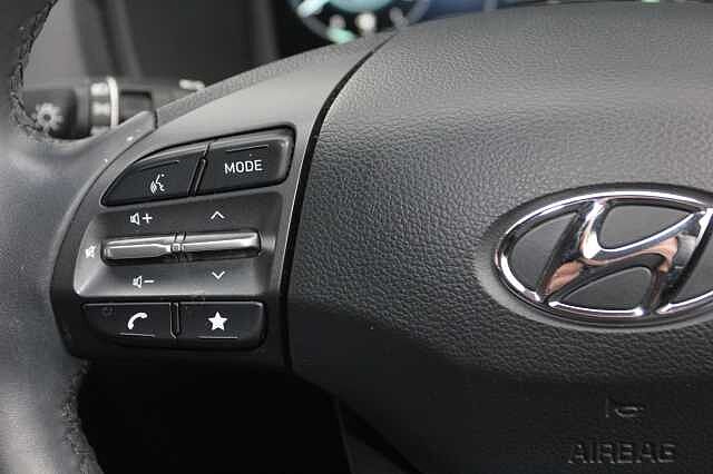Hyundai KONA 1.0 TGDi 48V MHEV SE Connect 5dr Red