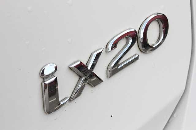 Hyundai IX20 1.6 SE 5dr White