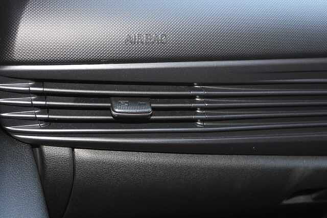 Hyundai BAYON 1.0 TGDi 48V MHEV SE Connect 5dr DCT Black