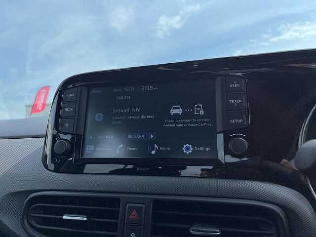 Hyundai I10 1.2 SE Connect Hatchback 5dr Petrol Manual Euro 6 (s/s) (84 ps) Green