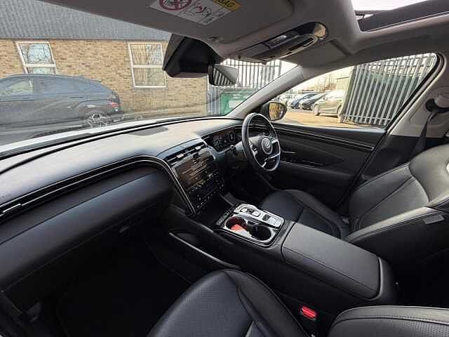 Hyundai TUCSON 1.6 TGDi Hybrid 230 Ultimate 5dr 2WD Auto Atlas White