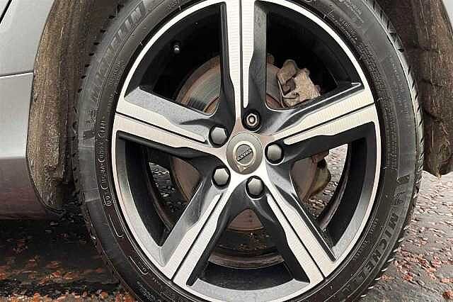 Volvo V40 2.0TD D3 R-Design Edition 5-Door Hatchback