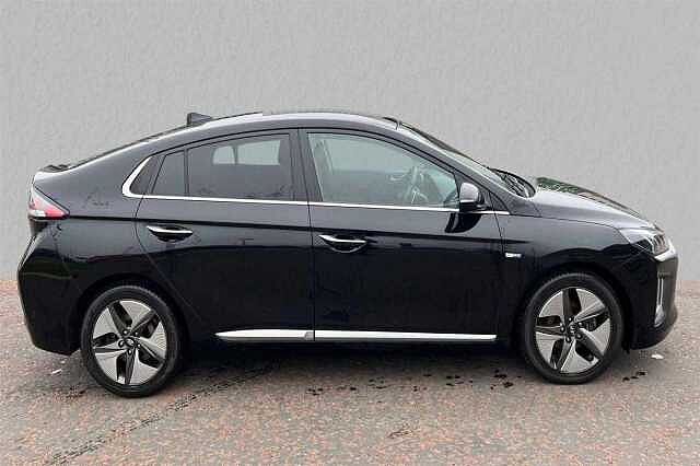 Hyundai IONIQ 1.6 GDi (105ps) Premium SE Hybrid DCT 5Dr HB Phantom Black