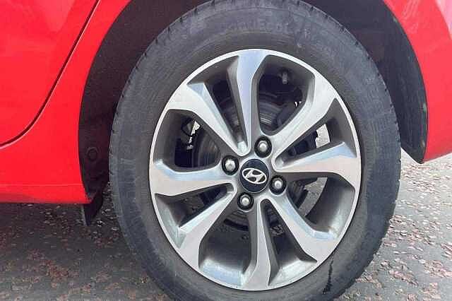Hyundai I10 Hatchback 5d 1.0 (67ps) PLAY Tomato Red