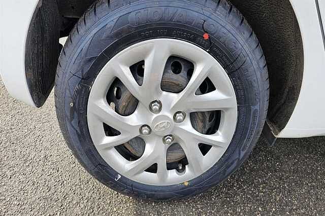 Hyundai I10 1.0 SE 5 Door White