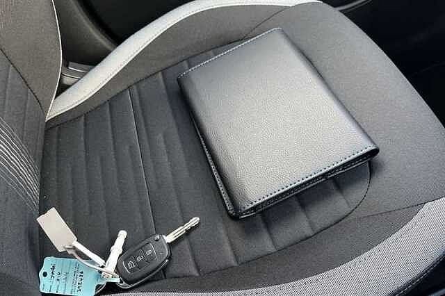 Hyundai I10 1.2 Advance Hatchback 5dr Petrol Auto Euro 6 (s/s) (79 ps) White