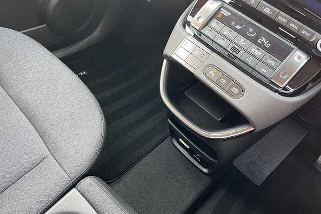 Hyundai INSTER Long Range 49kWh 02 SUV 5dr Electric Auto (115 ps) Black