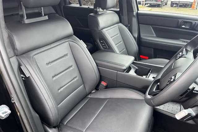 Hyundai SANTA FE 1.6 T-GDi 13.8kWh Calligraphy SUV 5dr Petrol Plug-in Hybrid Auto 4WD Euro 6 (s/s