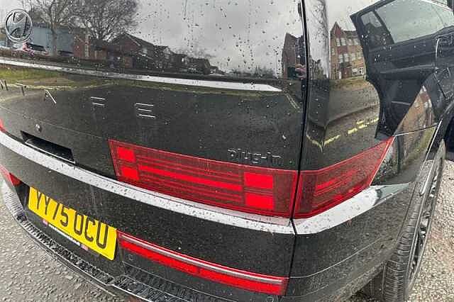 Hyundai SANTA FE 1.6 T-GDi 13.8kWh Calligraphy SUV 5dr Petrol Plug-in Hybrid Auto 4WD Euro 6 (s/s