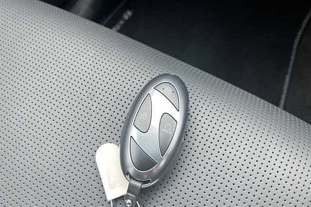 Hyundai SANTA FE 1.6 T-GDi 13.8kWh Calligraphy SUV 5dr Petrol Plug-in Hybrid Auto 4WD Euro 6 (s/s