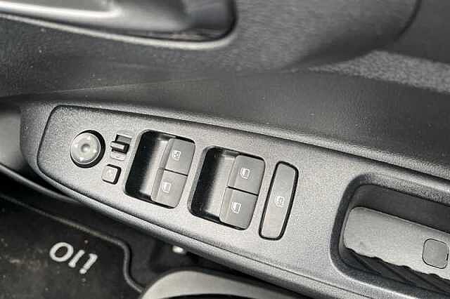 Hyundai i10 1.2 Premium Hatchback 5dr Petrol Auto Euro 6 (s/s) (79 ps)