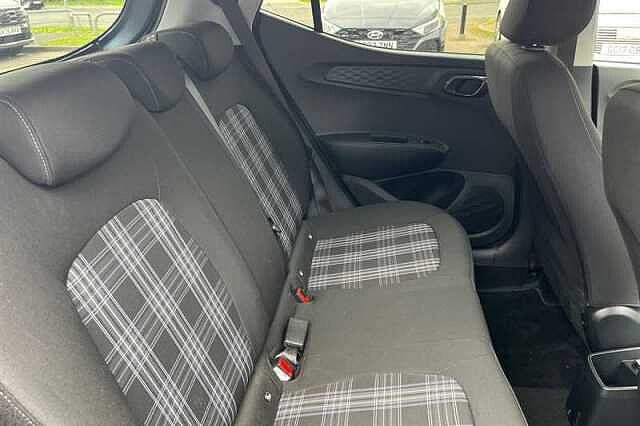 Hyundai i10 1.2 Premium Hatchback 5dr Petrol Auto Euro 6 (s/s) (79 ps)