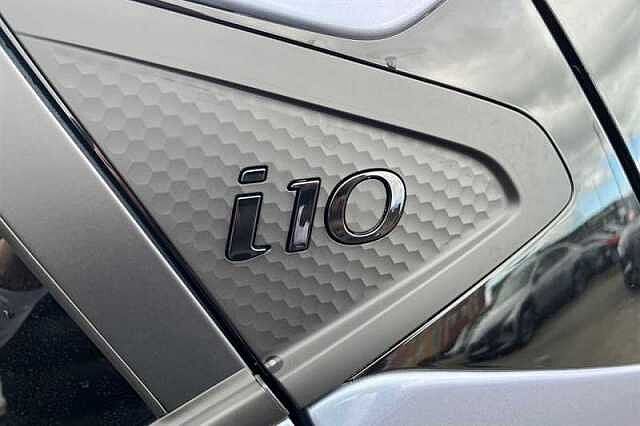 Hyundai i10 1.2 Premium Hatchback 5dr Petrol Auto Euro 6 (s/s) (79 ps)