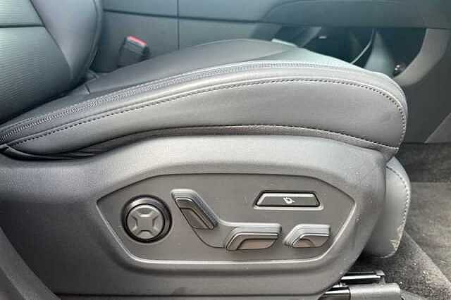 Hyundai SANTA FE 1.6 T-GDi 13.8kWh Calligraphy SUV 5dr Petrol Plug-in Hybrid Auto 4WD Euro 6 (s/s