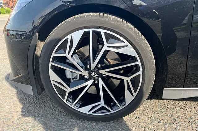 Hyundai IONIQ 6 77.4kWh Ultimate Saloon 4dr Electric Auto (228 ps) Black