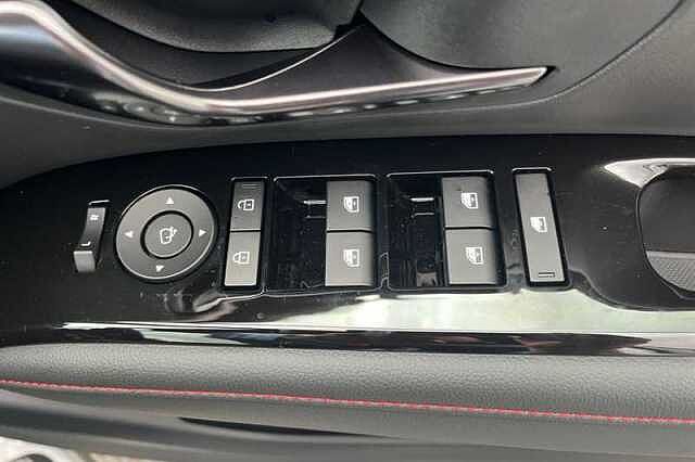 Hyundai TUCSON 1.6 T-GDi N Line SUV 5dr Petrol Hybrid Auto Euro 6 (s/s) (215 ps) White