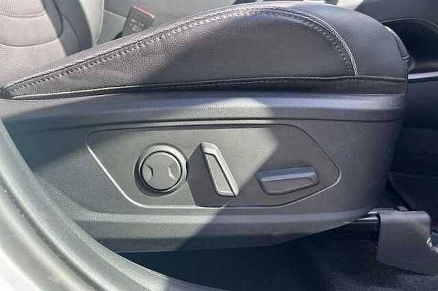 Hyundai TUCSON 1.6 h T-GDi Ultimate SUV 5dr Petrol Hybrid Auto Euro 6 (s/s) (230 ps) White