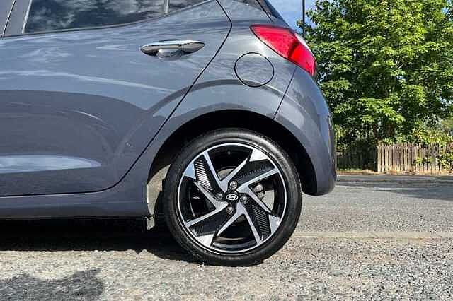 Hyundai I10 1.0 Premium Hatchback 5dr Petrol Manual Euro 6 (s/s) (63 ps) Grey