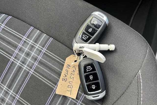 Hyundai I10 1.0 Premium Hatchback 5dr Petrol Manual Euro 6 (s/s) (63 ps) Grey