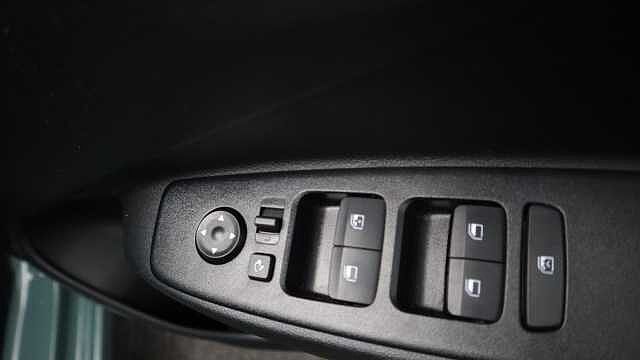 Hyundai i10 1.0 Premium Hatchback 5dr Petrol Auto Euro 6 (s/s) (63 ps)