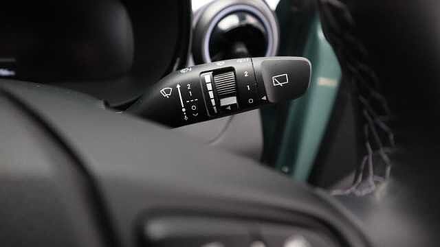 Hyundai i10 1.0 Premium Hatchback 5dr Petrol Auto Euro 6 (s/s) (63 ps)