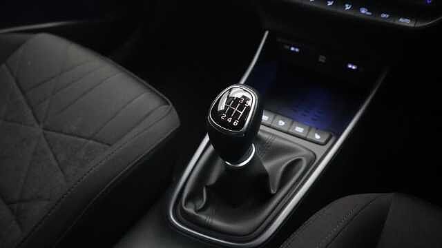 Hyundai BAYON 1.0 T-GDi MHEV Premium SUV 5dr Petrol Hybrid Manual Euro 6 (s/s) (100 ps) Red