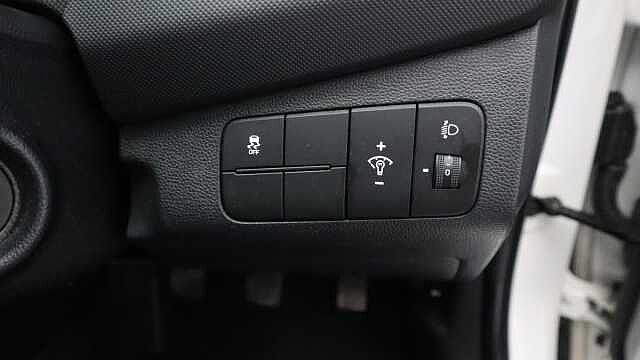 Hyundai I10 1.2 Premium Hatchback 5dr Petrol Manual Euro 6 (87 ps) White