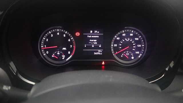 Hyundai I10 1.2 SE Connect Hatchback 5dr Petrol Manual Euro 6 (s/s) (84 ps) Red