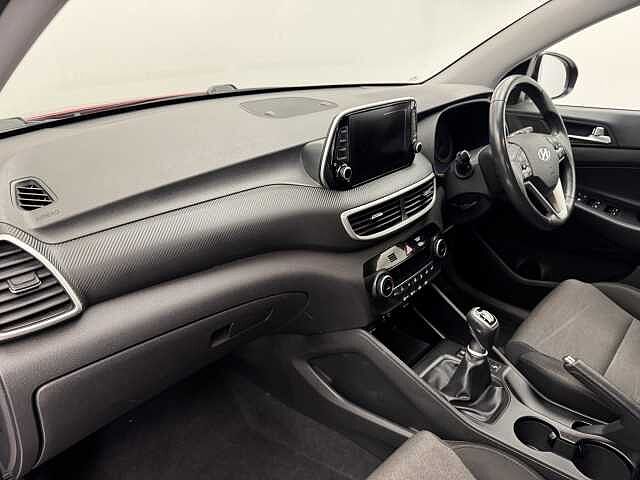 Hyundai TUCSON 1.6 GDi SE Nav 5dr 2WD Red