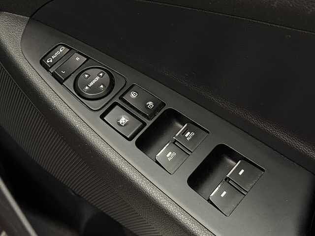 Hyundai TUCSON 1.6 GDi SE Nav 5dr 2WD Red