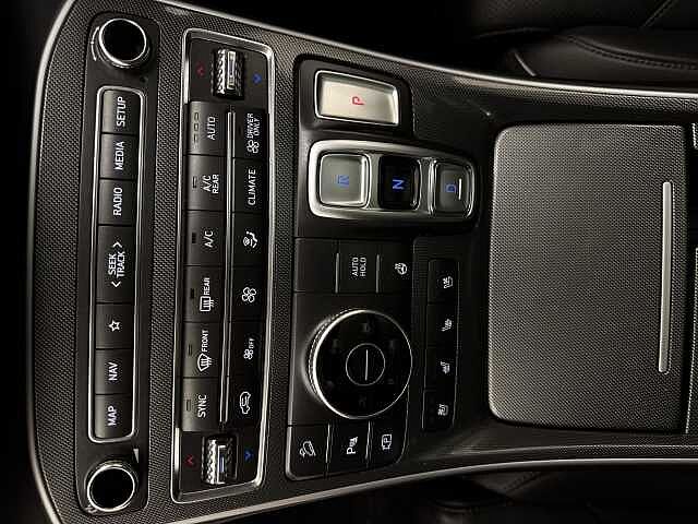 Hyundai Santa Fe 1.6 TGDi Hybrid Ultimate 5dr 4WD Auto