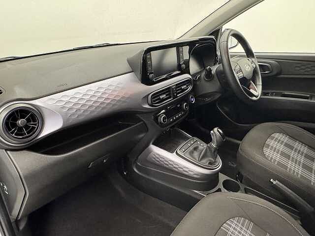 Hyundai i10 1.0 MPi Premium 5dr Auto