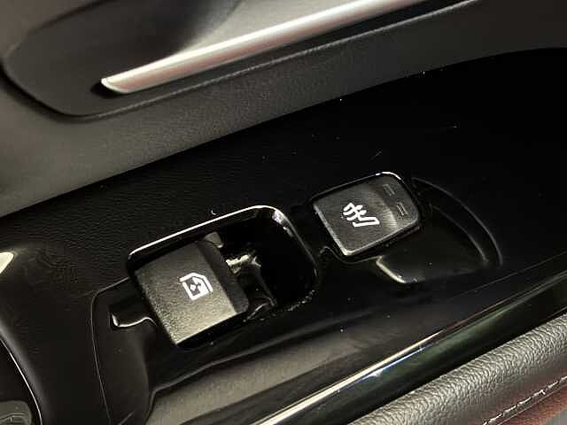 Hyundai TUCSON 1.6 TGDi Hybrid 230 Ultimate 5dr 2WD Auto Red