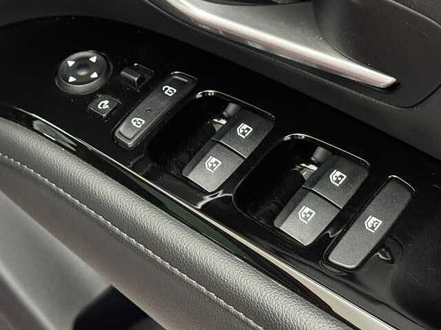 Hyundai TUCSON 1.6 TGDi Hybrid 230 Ultimate 5dr 2WD Auto Red