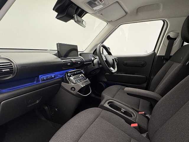 Hyundai INSTER 85kW 02 49kWh 5dr Auto Beige