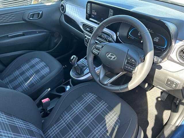 Hyundai I10 1.2 Premium 5dr Automatic Vibrant Blue