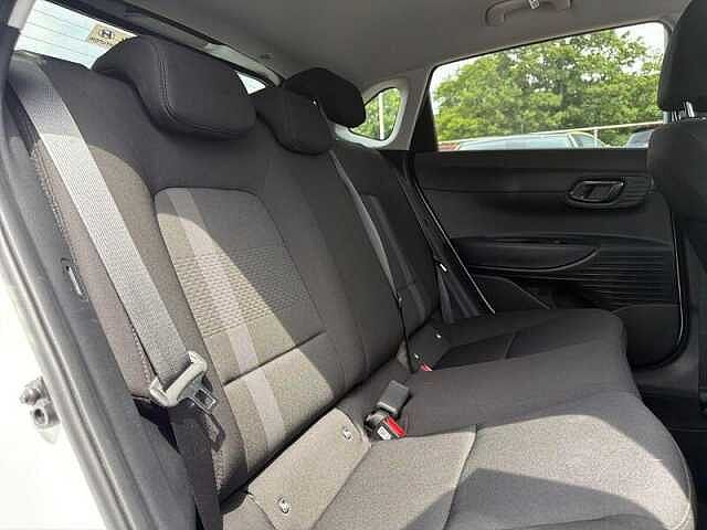 Hyundai I20 1.0 T-GDi Premium Hatchback 5dr Petrol DCT Euro 6 (s/s) (100 ps) Atlas White