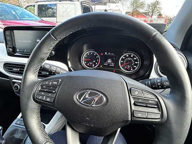 Hyundai i10 1.2 Premium Hatchback 5dr Petrol Auto Euro 6 (s/s) (84 ps)