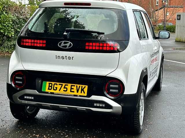Hyundai INSTER Long Range 49kWh 01 SUV 5dr Electric Auto (115 ps)