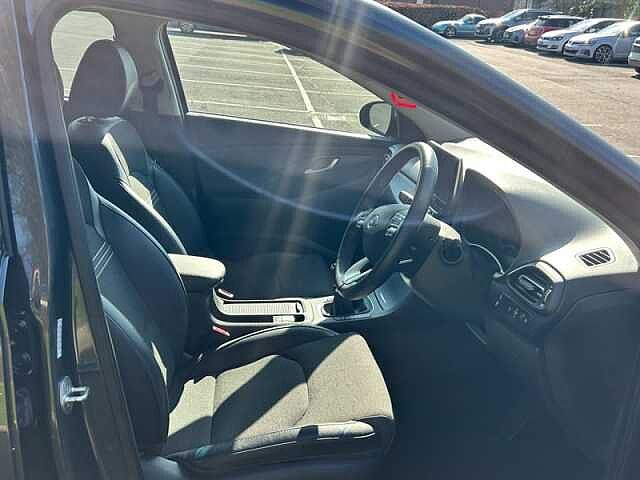 Hyundai i30 1.0 T-GDi MHEV Premium Tourer 5dr Petrol Hybrid Manual Euro 6 (s/s) (120 ps)