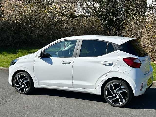 Hyundai I10 1.0 Premium Hatchback 5dr Petrol Manual Euro 6 (s/s) (67 ps) White