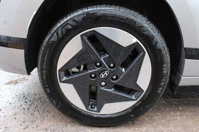 Hyundai KONA 65.4kWh Ultimate Auto 5dr Silver