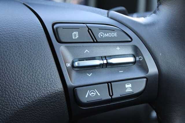 Hyundai KONA 1.6 h-GDi Premium DCT Euro 6 (s/s) 5dr Black